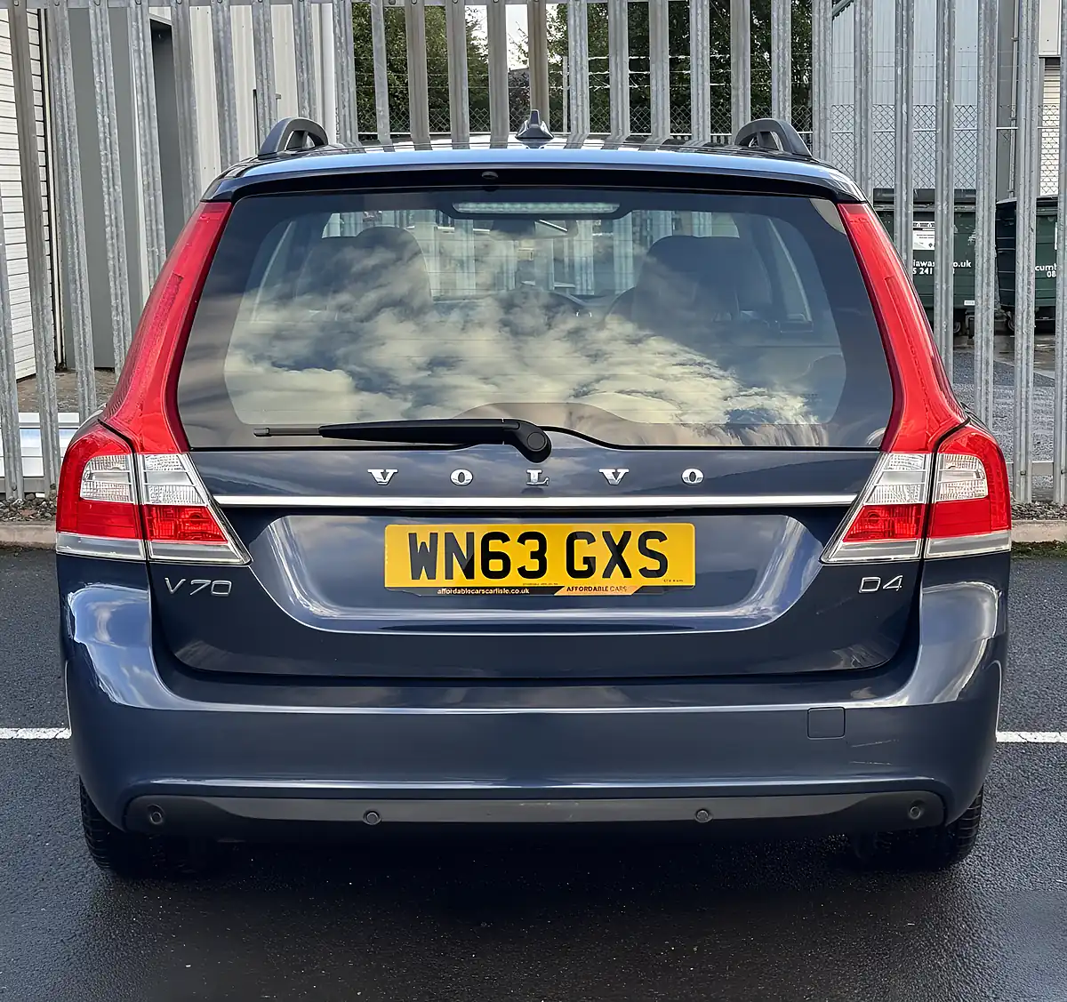Used 2013 Volvo V70 Se Blue - Interior and Exterior details 6