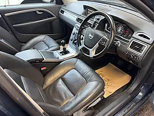 Used 2013 Volvo V70 Se Blue - Interior and Exterior details 9