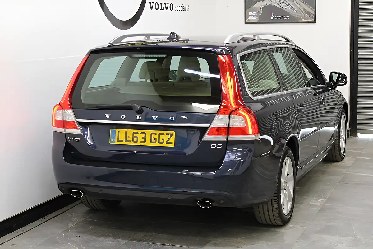 Used 2013 Volvo V70 Se Lux Blue - Interior and Exterior details 10
