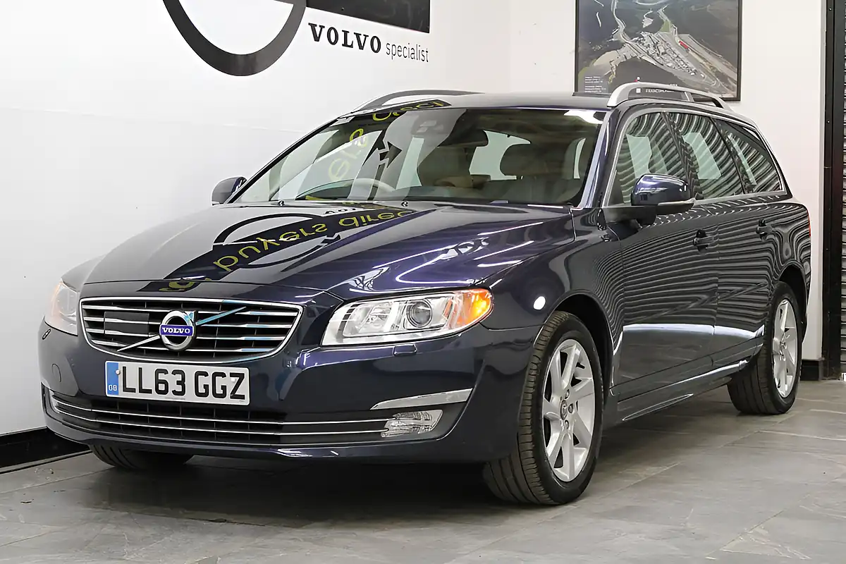 Used 2013 Volvo V70 Se Lux Blue - Interior and Exterior details 13