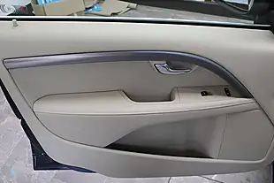 Used 2013 Volvo V70 Se Lux Blue - Interior and Exterior details 16