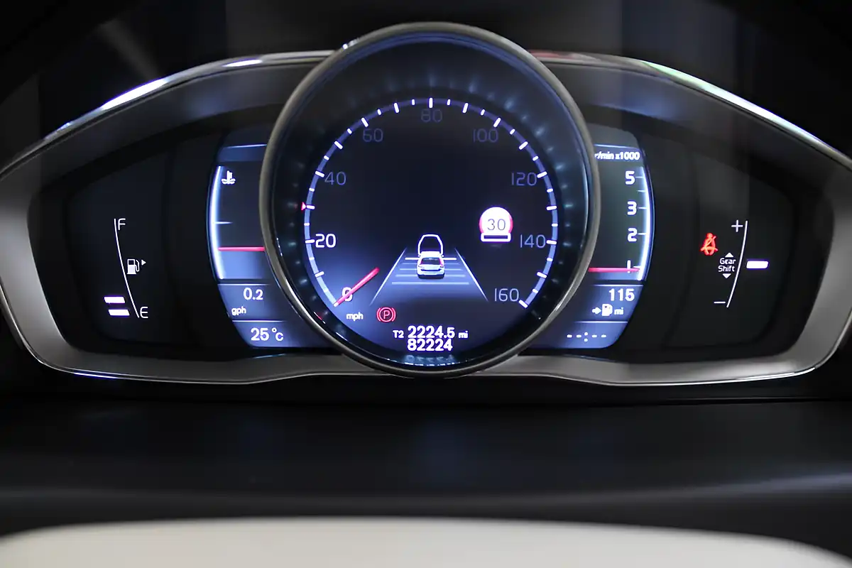 Used 2013 Volvo V70 Se Lux Blue - Interior and Exterior details 20