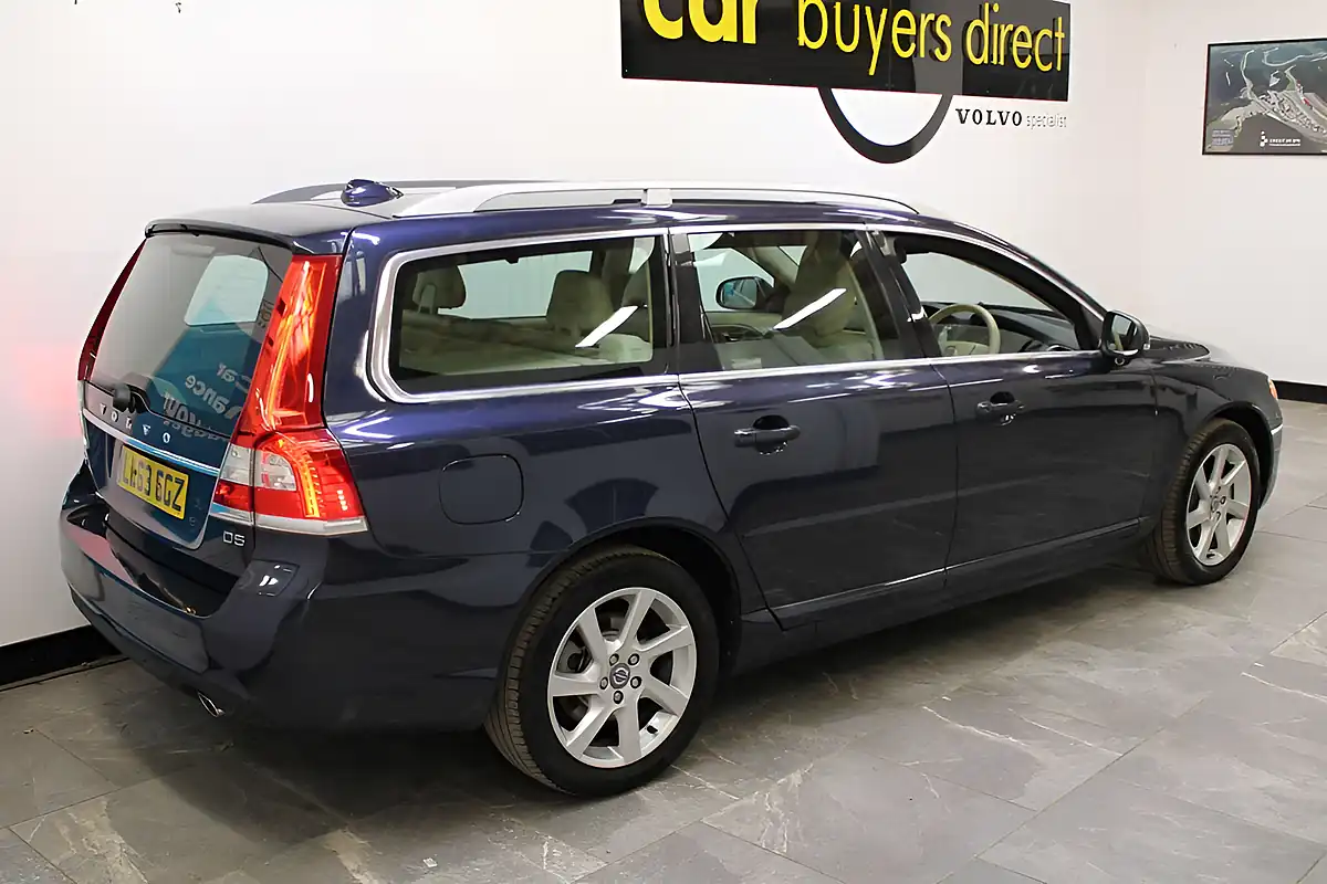Used 2013 Volvo V70 Se Lux Blue - Interior and Exterior details 4
