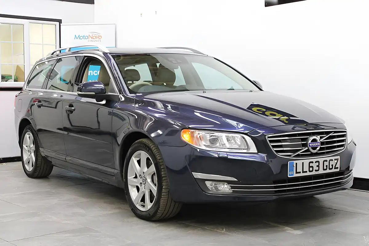 Used 2013 Volvo V70 Se Lux Blue - Interior and Exterior details 6