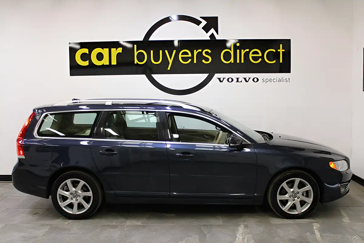 Used 2013 Volvo V70 Se Lux Blue - Interior and Exterior details 8