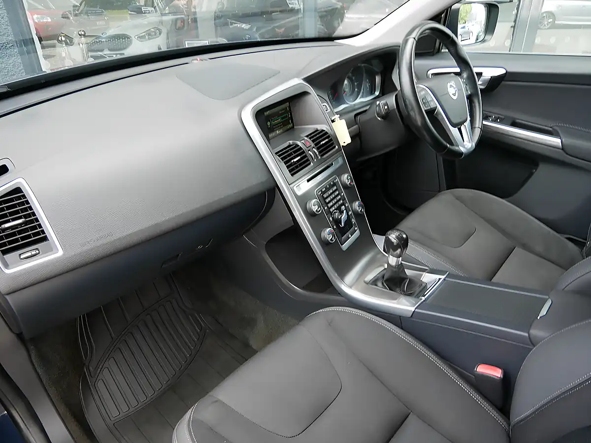 Used 2013 Volvo XC60 Se Caspian Blue - Interior and Exterior details 12
