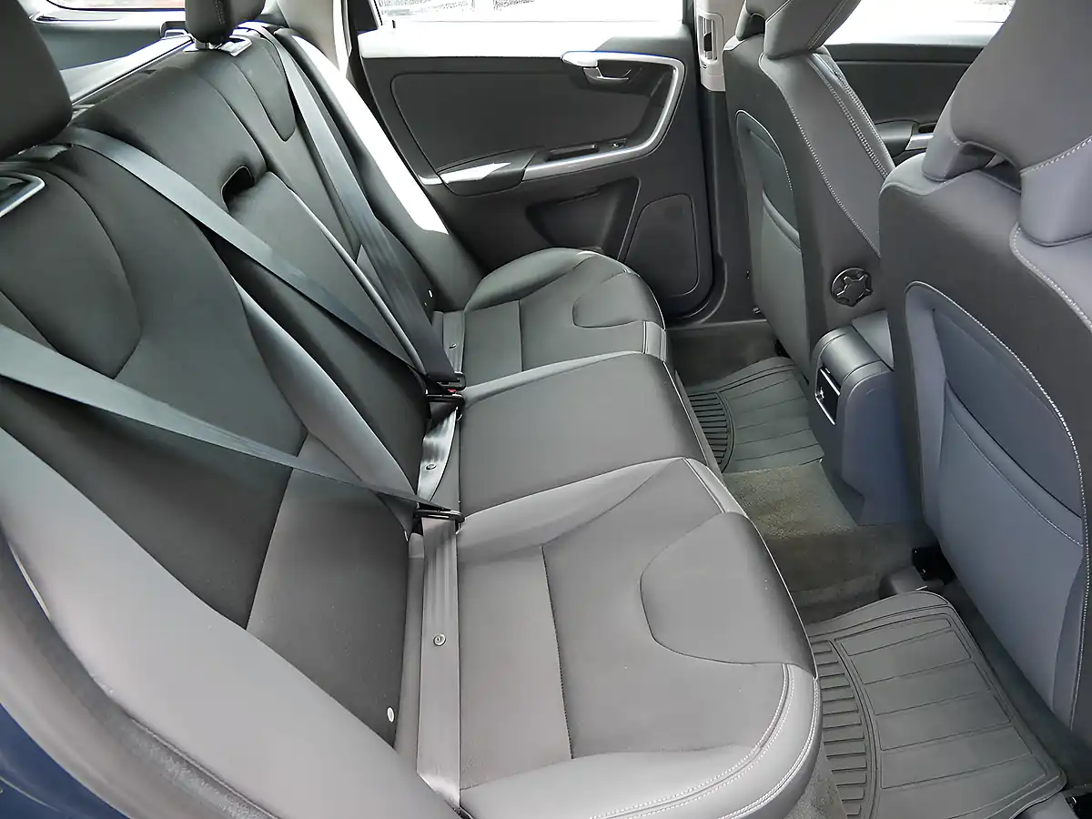Used 2013 Volvo XC60 Se Caspian Blue - Interior and Exterior details 18