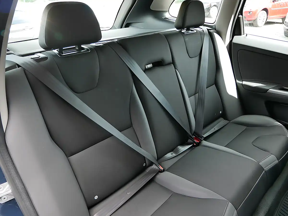 Used 2013 Volvo XC60 Se Caspian Blue - Interior and Exterior details 19