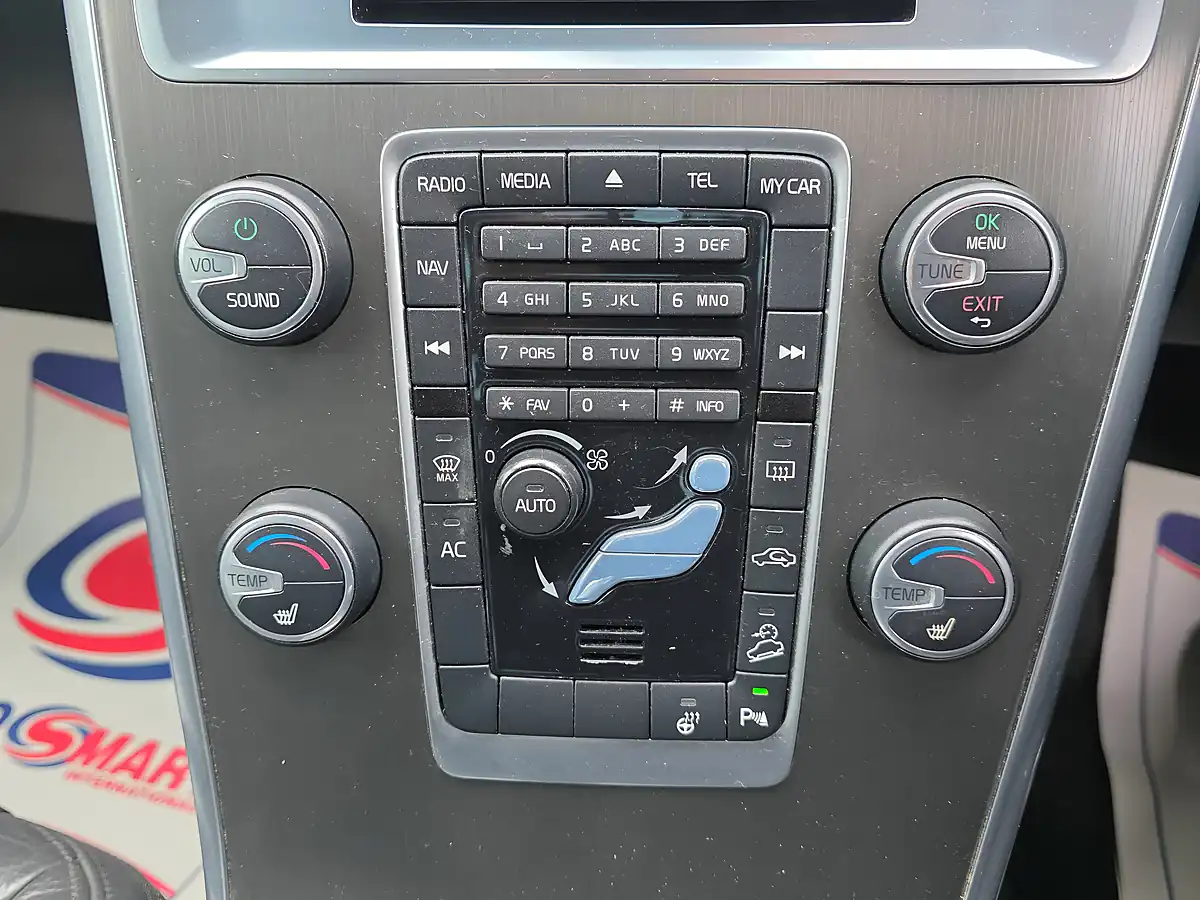 Used 2013 Volvo XC60 Se Lux Nav Black - Interior and Exterior details 14