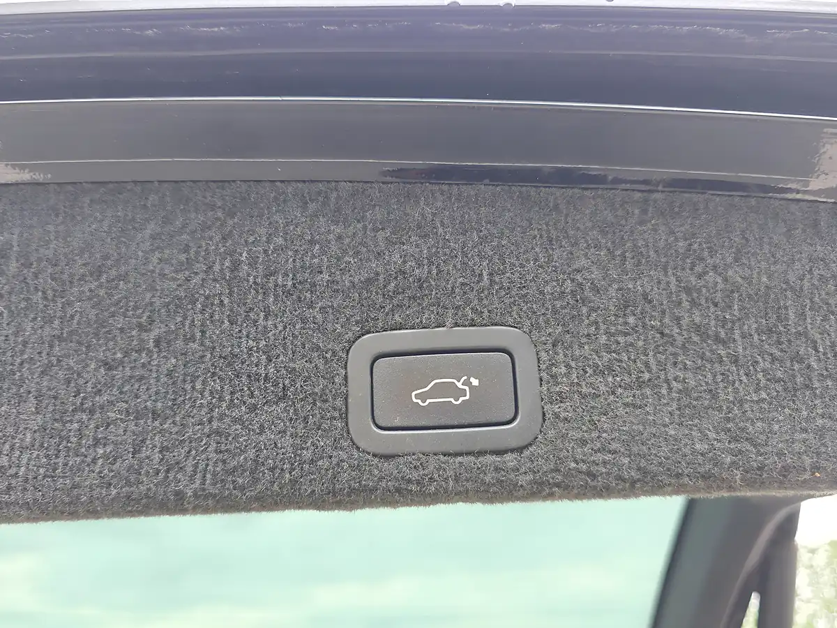 Used 2013 Volvo XC60 Se Lux Nav Black - Interior and Exterior details 17