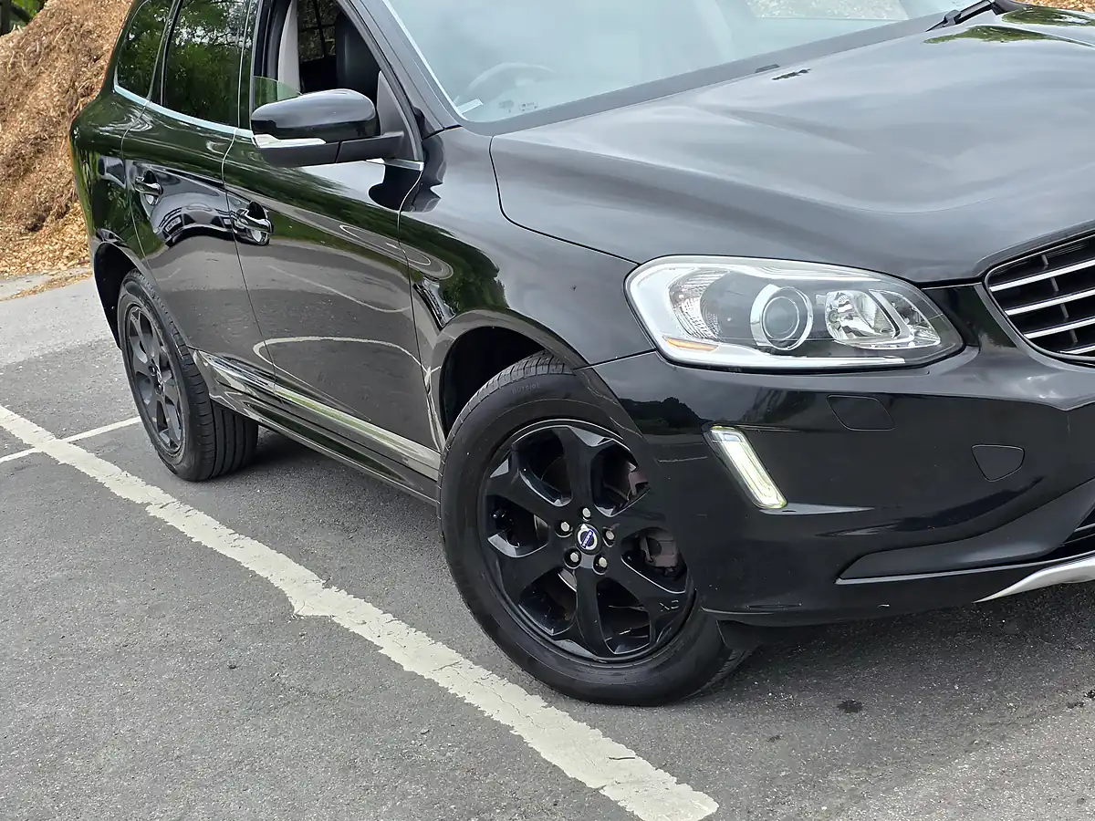 Used 2013 Volvo XC60 Se Lux Nav Black - Interior and Exterior details 19