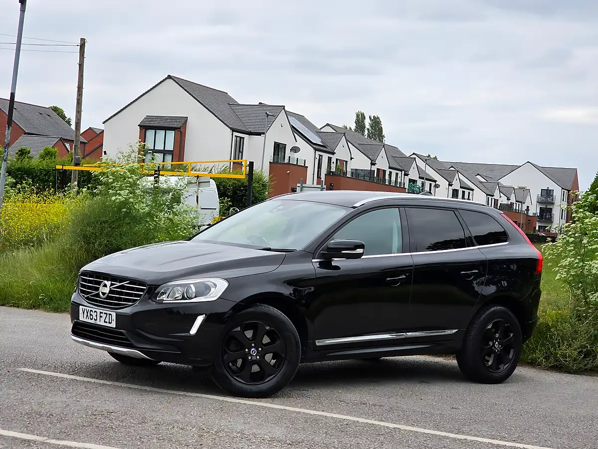 Used 2013 Volvo XC60 Se Lux Nav Black - Interior and Exterior details 3