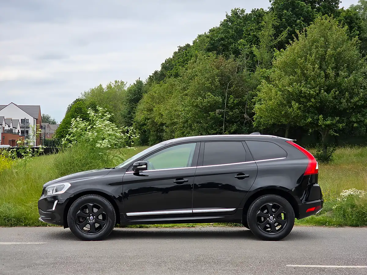 Used 2013 Volvo XC60 Se Lux Nav Black - Interior and Exterior details 4