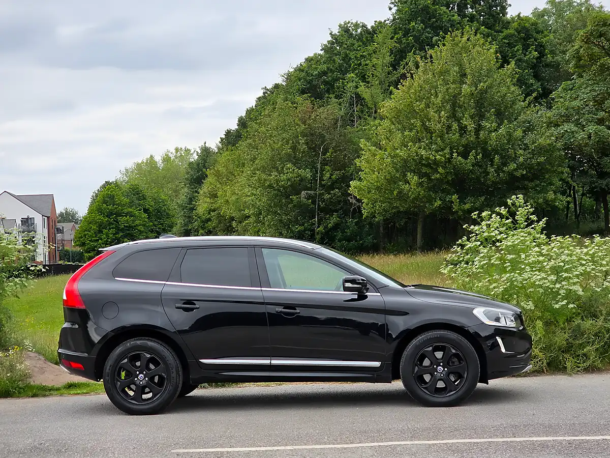 Used 2013 Volvo XC60 Se Lux Nav Black - Interior and Exterior details 8