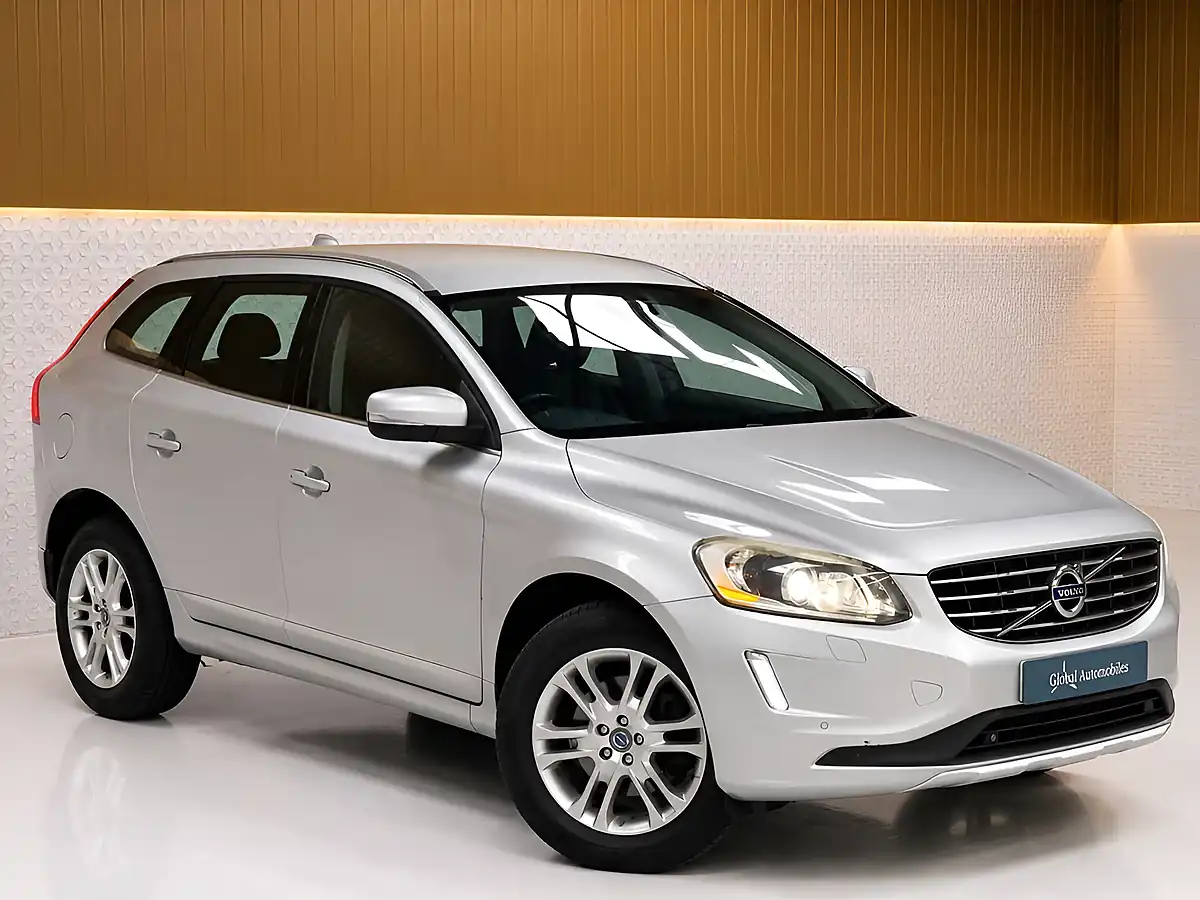 Used 2013 Volvo XC60 Se Lux Nav Bright Silver - Interior and Exterior details 8