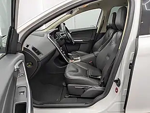 Used 2013 Volvo XC60 Se Lux Nav Ice White - Interior and Exterior details 15
