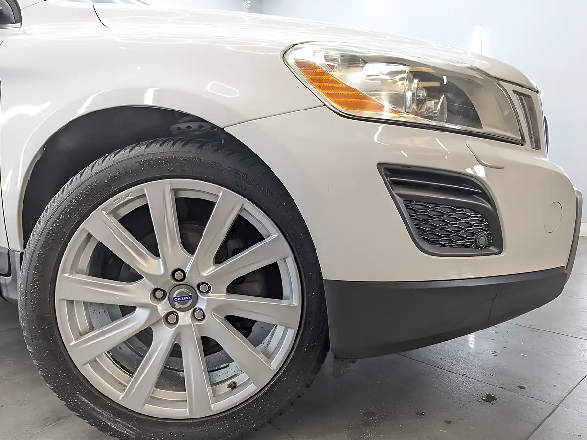 Used 2013 Volvo XC60 Se Lux Nav Ice White - Interior and Exterior details 2