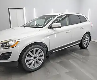 Used 2013 Volvo XC60 Se Lux Nav Ice White - Interior and Exterior details 3