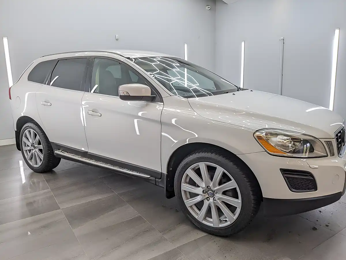 Used 2013 Volvo XC60 Se Lux Nav Ice White - Interior and Exterior details 5