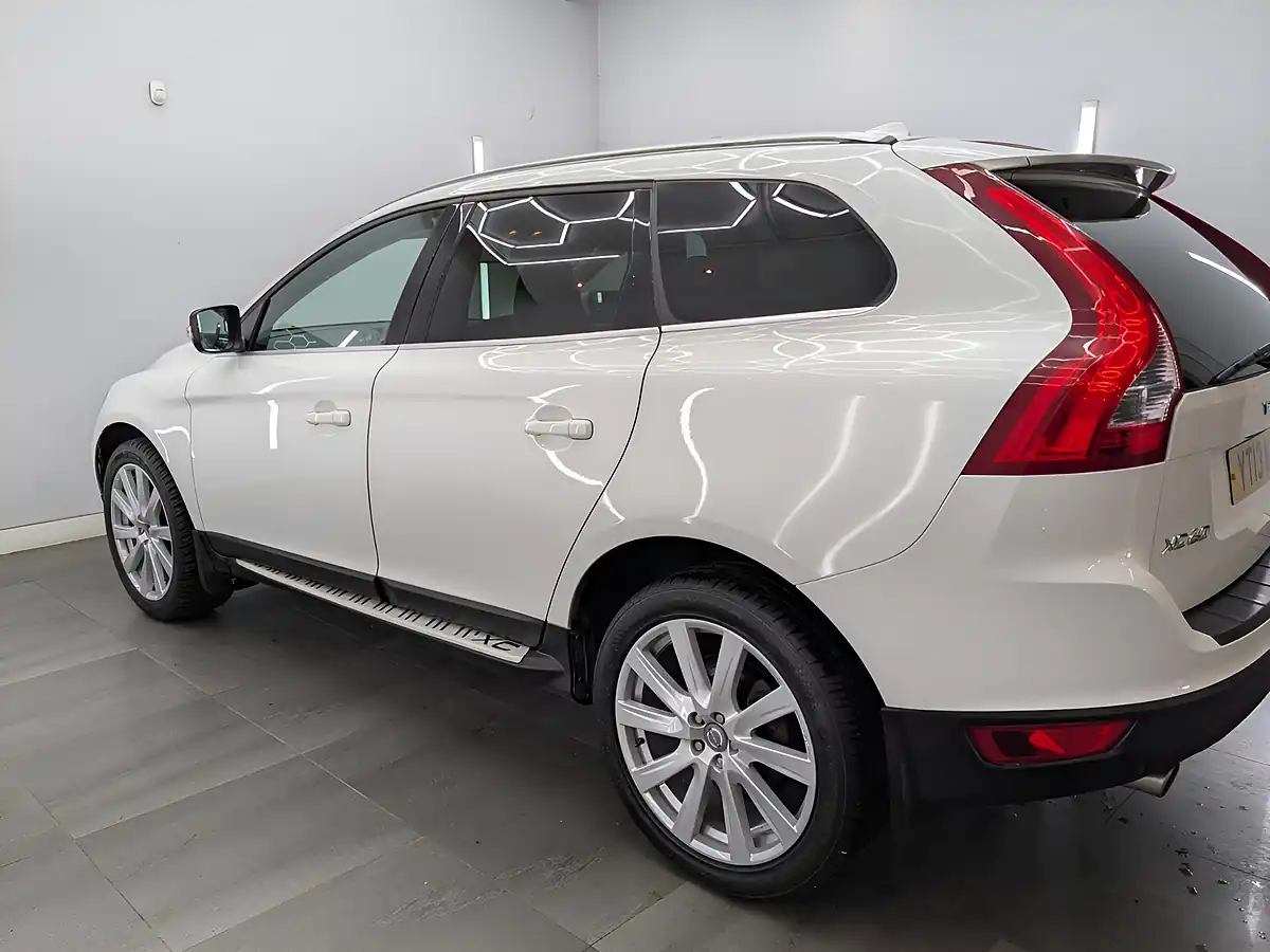 Used 2013 Volvo XC60 Se Lux Nav Ice White - Interior and Exterior details 6