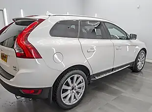 Used 2013 Volvo XC60 Se Lux Nav Ice White - Interior and Exterior details 8