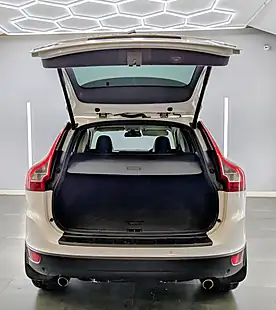 Used 2013 Volvo XC60 Se Lux Nav Ice White - Interior and Exterior details 9
