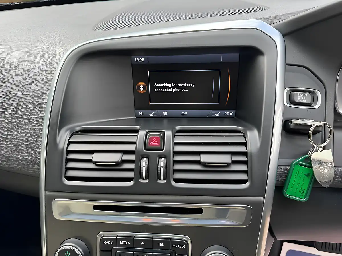 Used 2013 Volvo XC60 Se Lux Nav Silver - Interior and Exterior details 13