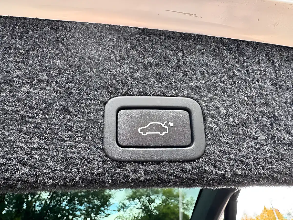 Used 2013 Volvo XC60 Se Lux Nav Silver - Interior and Exterior details 18