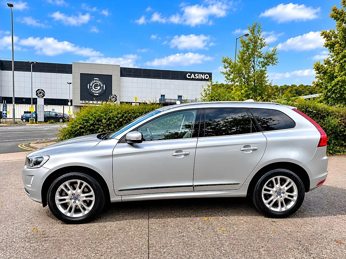 Used 2013 Volvo XC60 Se Lux Nav Silver - Interior and Exterior details 8