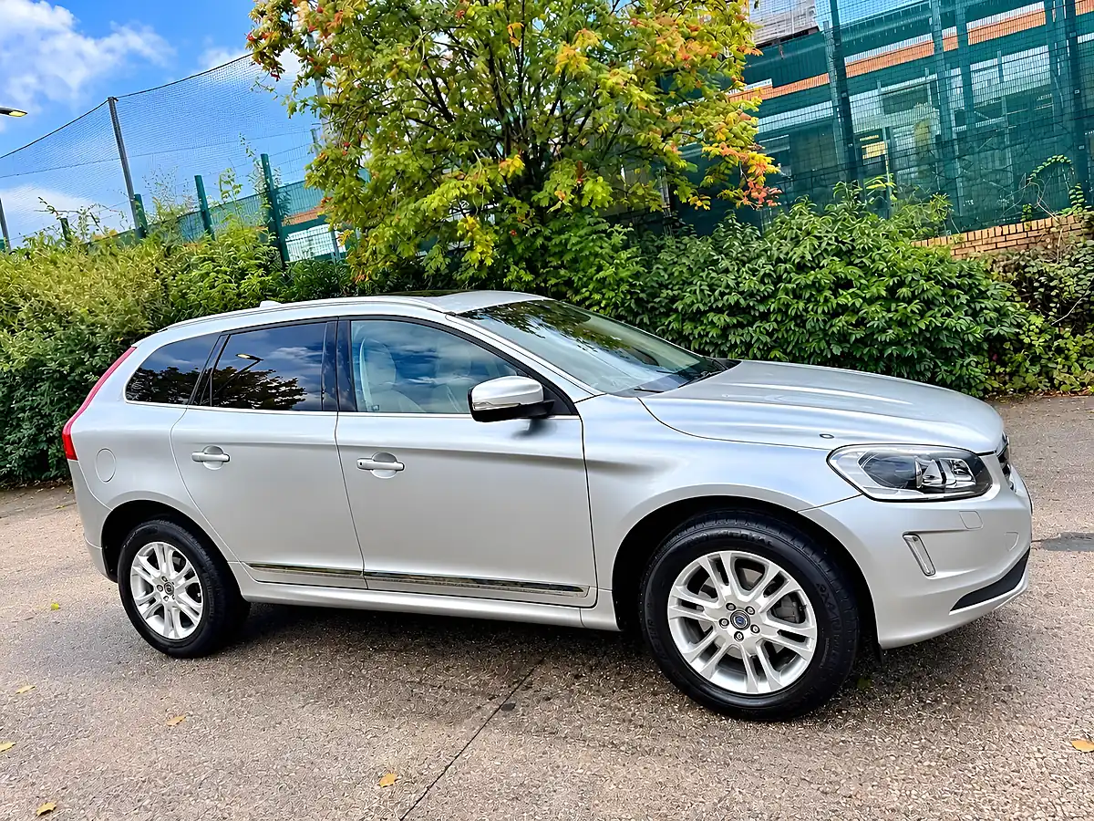 Used 2013 Volvo XC60 Se Lux Nav Silver - Interior and Exterior details 9