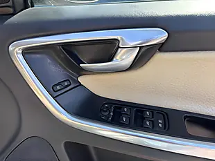 Used 2013 Volvo XC60 Se Lux Nav White - Interior and Exterior details 10