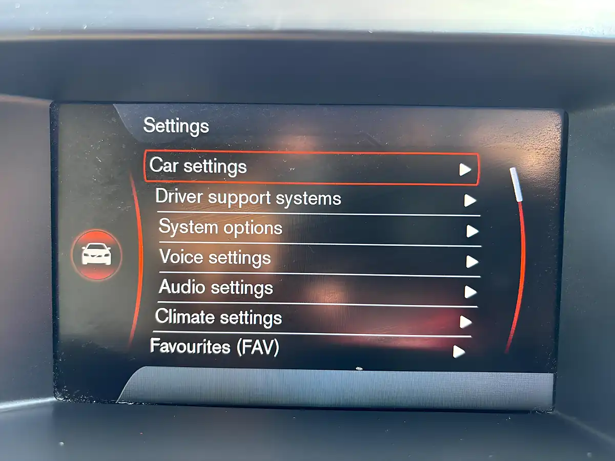 Used 2013 Volvo XC60 Se Lux Nav White - Interior and Exterior details 16