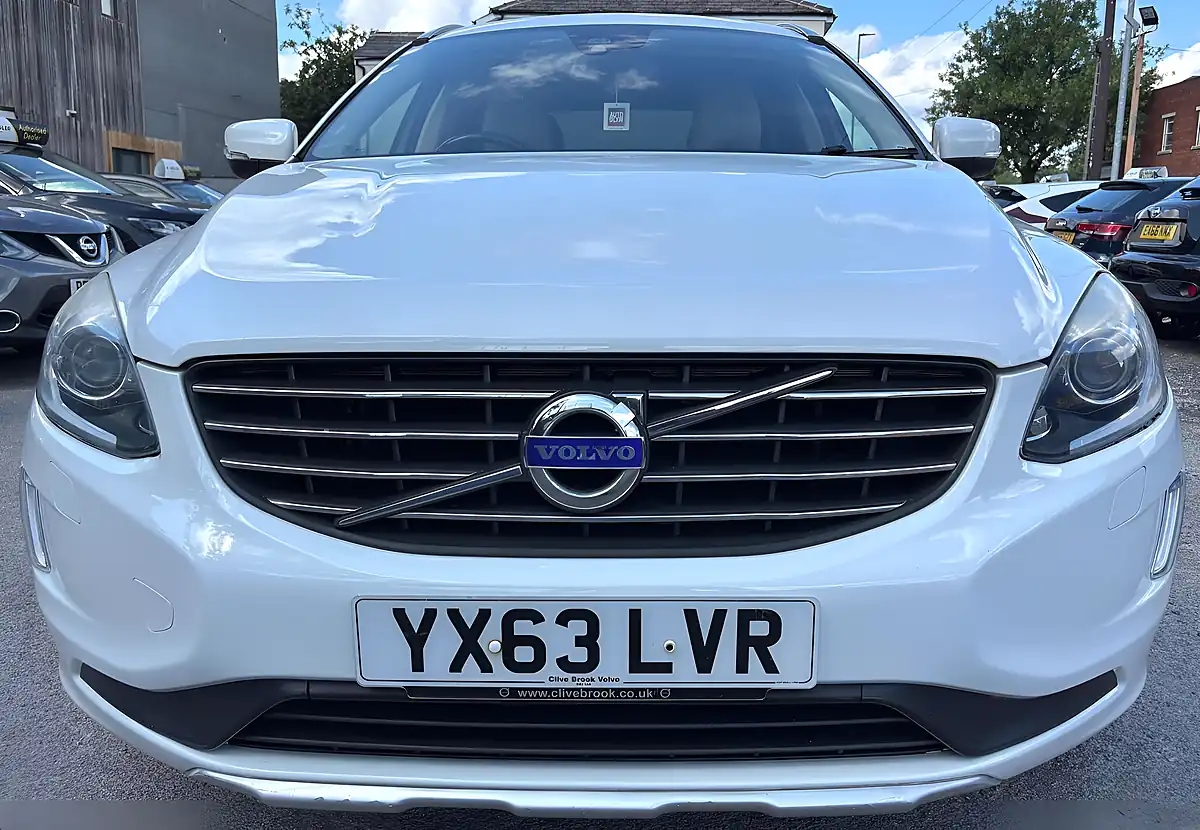 Used 2013 Volvo XC60 Se Lux Nav White - Interior and Exterior details 3
