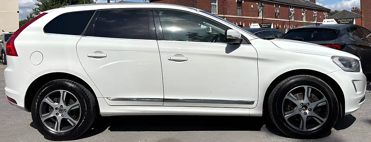 Used 2013 Volvo XC60 Se Lux Nav White - Interior and Exterior details 6