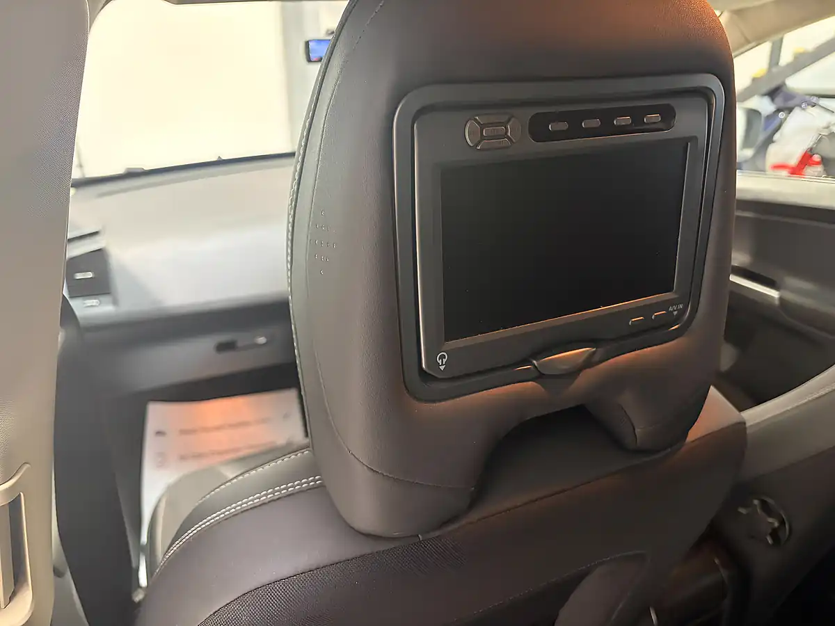 Used 2013 Volvo XC60 Se Nav Blue - Interior and Exterior details 11