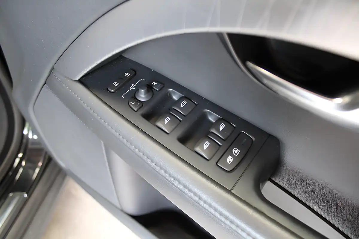 Used 2013 Volvo XC70 Se Lux Black - Interior and Exterior details 14