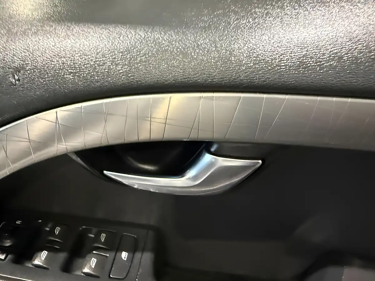 Used 2013 Volvo XC70 Se Lux White - Interior and Exterior details 17