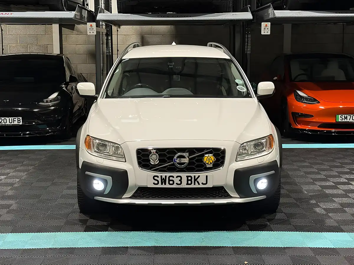 Used 2013 Volvo XC70 Se Lux White - Interior and Exterior details 2