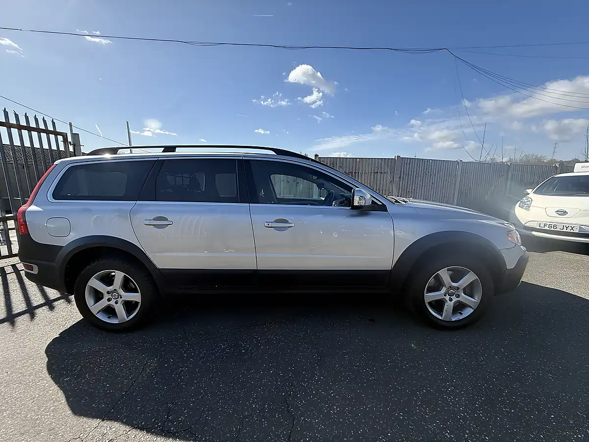 Used 2013 Volvo XC70 Silver - Interior and Exterior details 10