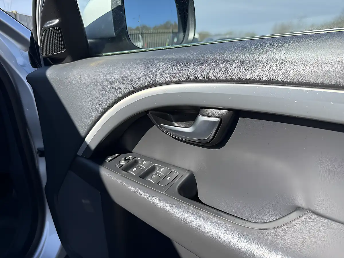 Used 2013 Volvo XC70 Silver - Interior and Exterior details 12
