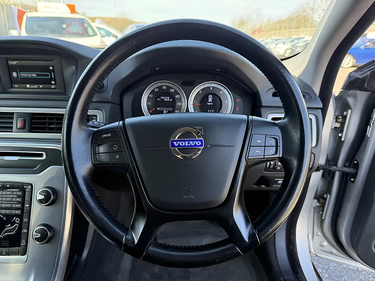 Used 2013 Volvo XC70 Silver - Interior and Exterior details 19