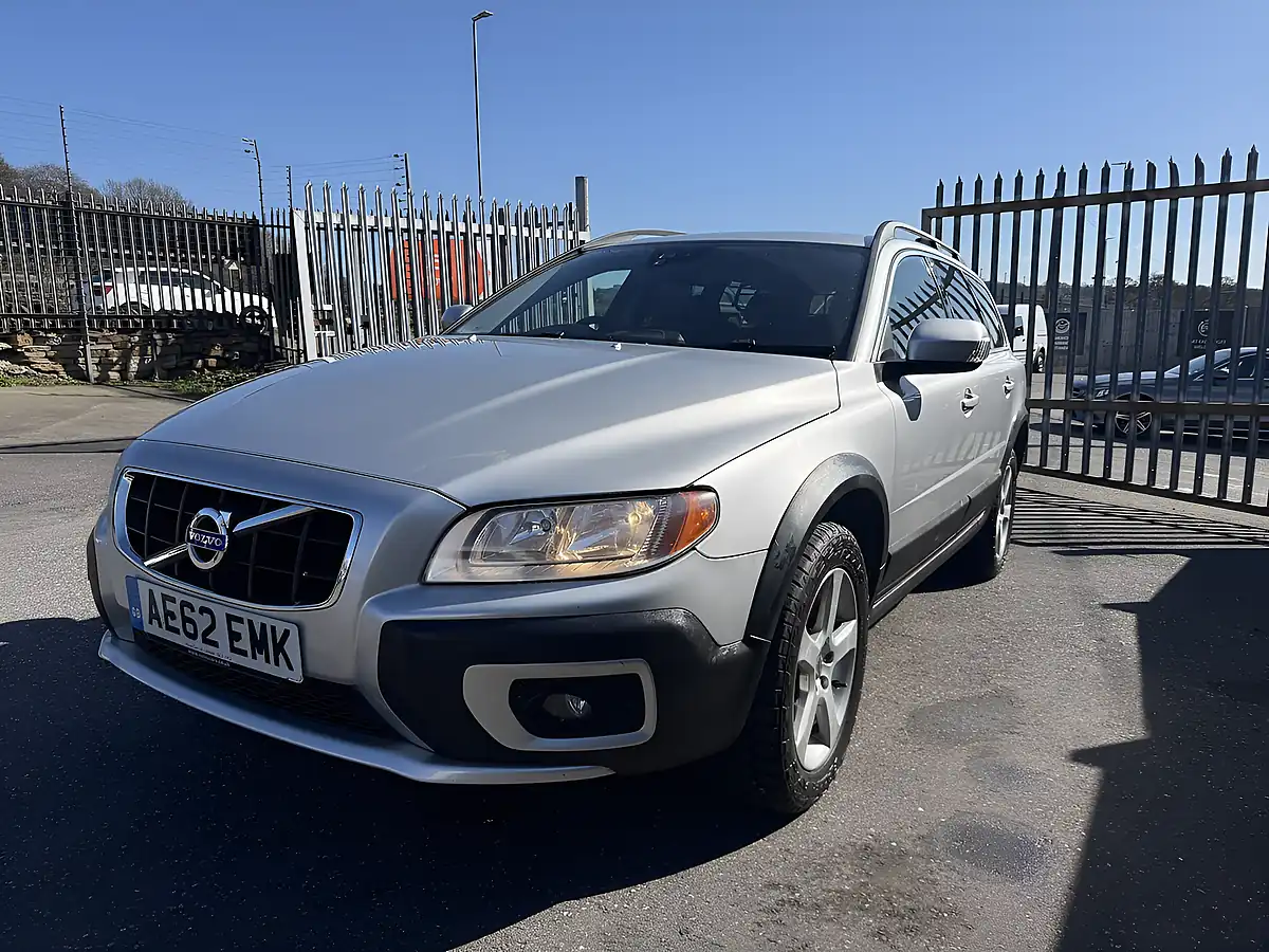 Used 2013 Volvo XC70 Silver - Interior and Exterior details 3