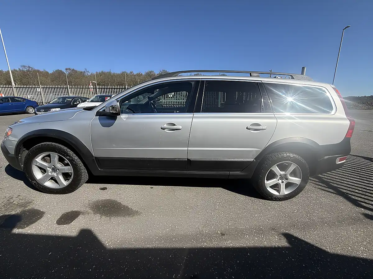 Used 2013 Volvo XC70 Silver - Interior and Exterior details 4