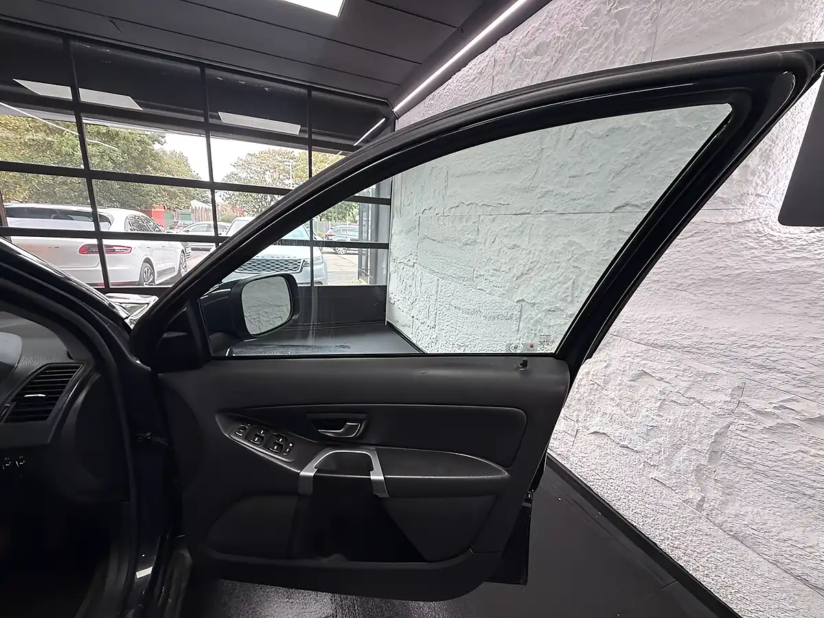 Used 2013 Volvo XC90 Es Grey - Interior and Exterior details 20