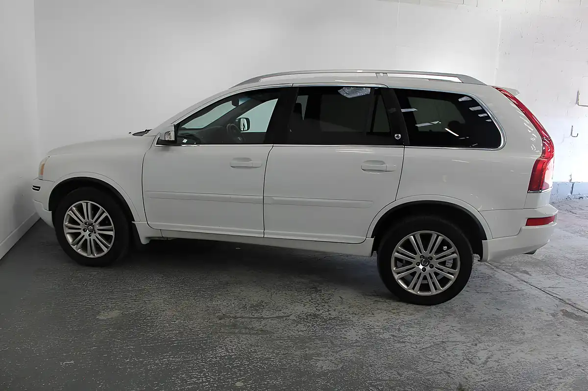 Used 2013 Volvo XC90 Executive White - Interior and Exterior details 7