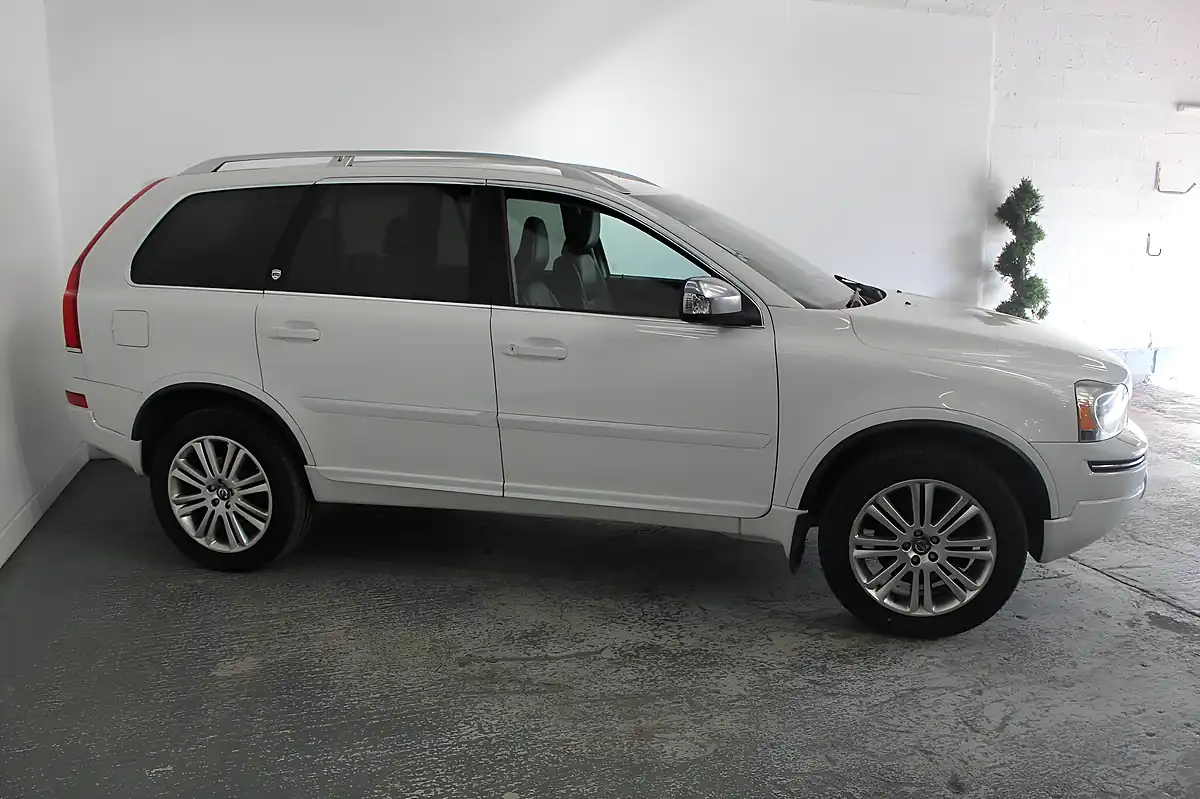 Used 2013 Volvo XC90 Executive White - Interior and Exterior details 3