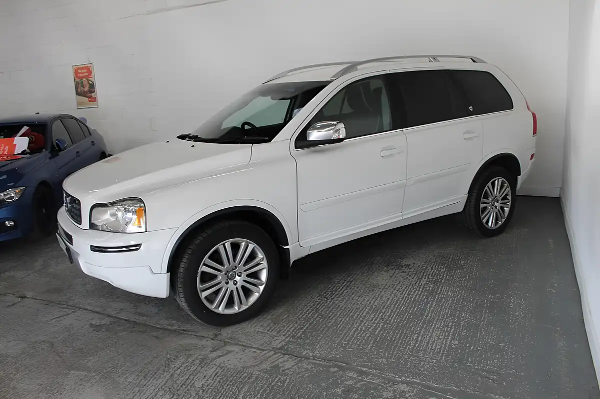 Used 2013 Volvo XC90 Executive White - Interior and Exterior details 4