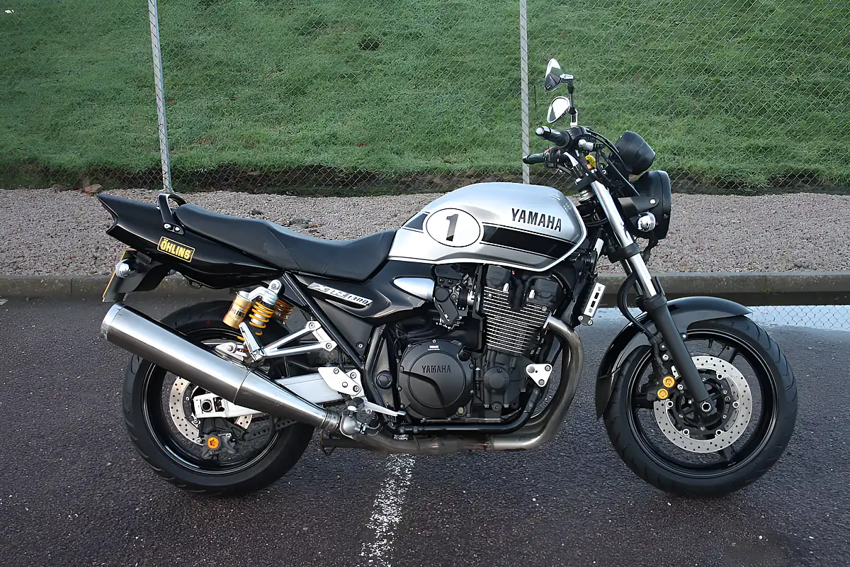 Used 2013 Yamaha XJR1300 Silver - Front View