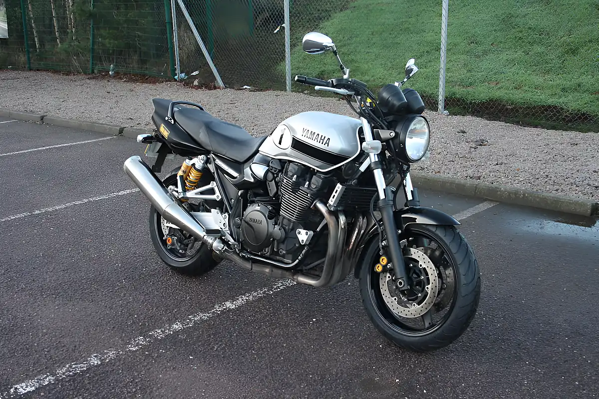 Used 2013 Yamaha XJR1300 Silver - Interior and Exterior details 3