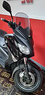 Used 2013 Yamaha Xmax 125 Black - Interior and Exterior details 12